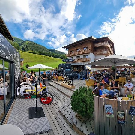 Skill Mountain Lodge - Ski Und Bike Hostel Im Sommer Mit Joker Card Saalbach-Hinterglemm Esterno foto