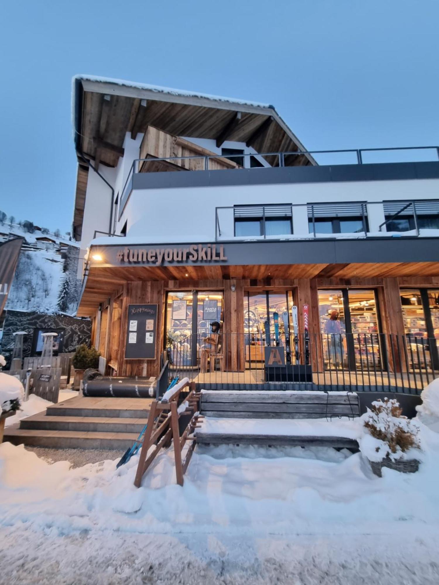 Skill Mountain Lodge - Ski Und Bike Hostel Im Sommer Mit Joker Card Saalbach-Hinterglemm Esterno foto