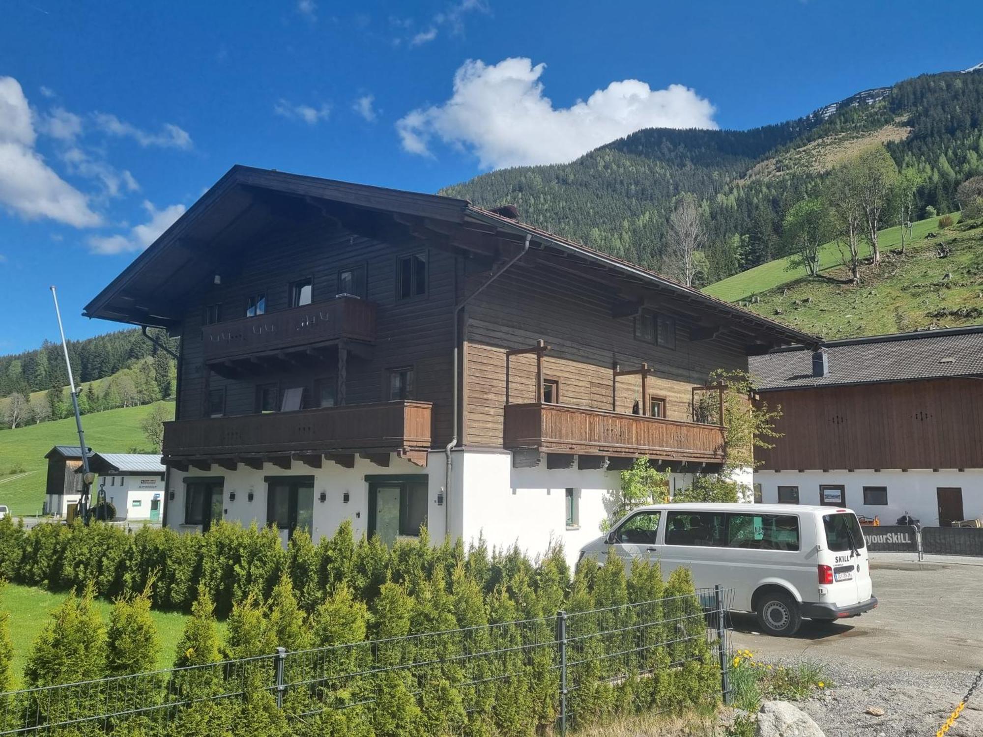 Skill Mountain Lodge - Ski Und Bike Hostel Im Sommer Mit Joker Card Saalbach-Hinterglemm Esterno foto